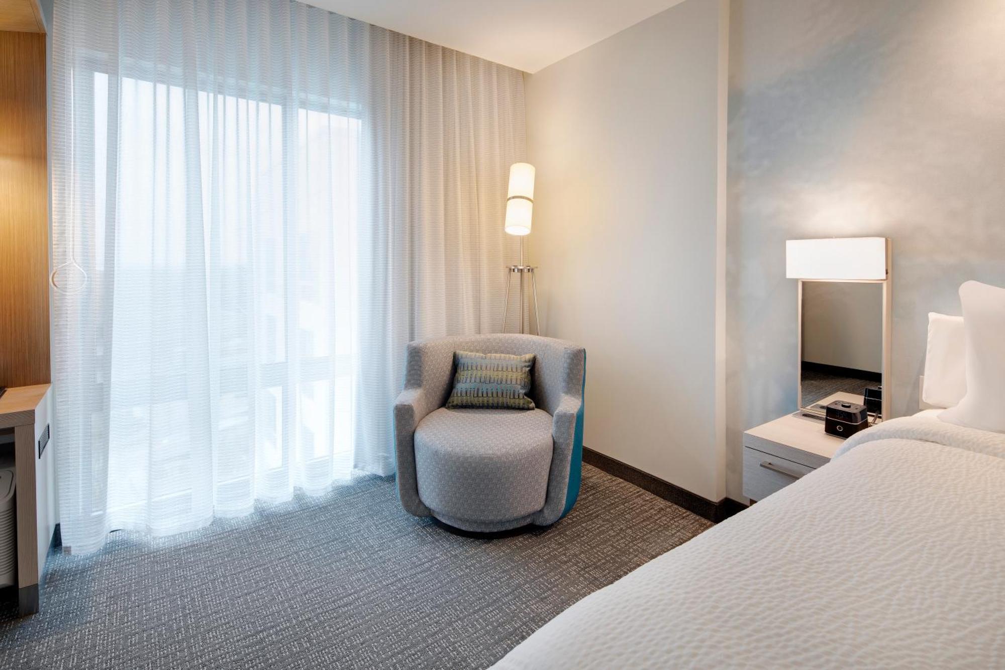 Courtyard By Marriott Atlanta Vinings/Galleria Смирна Экстерьер фото