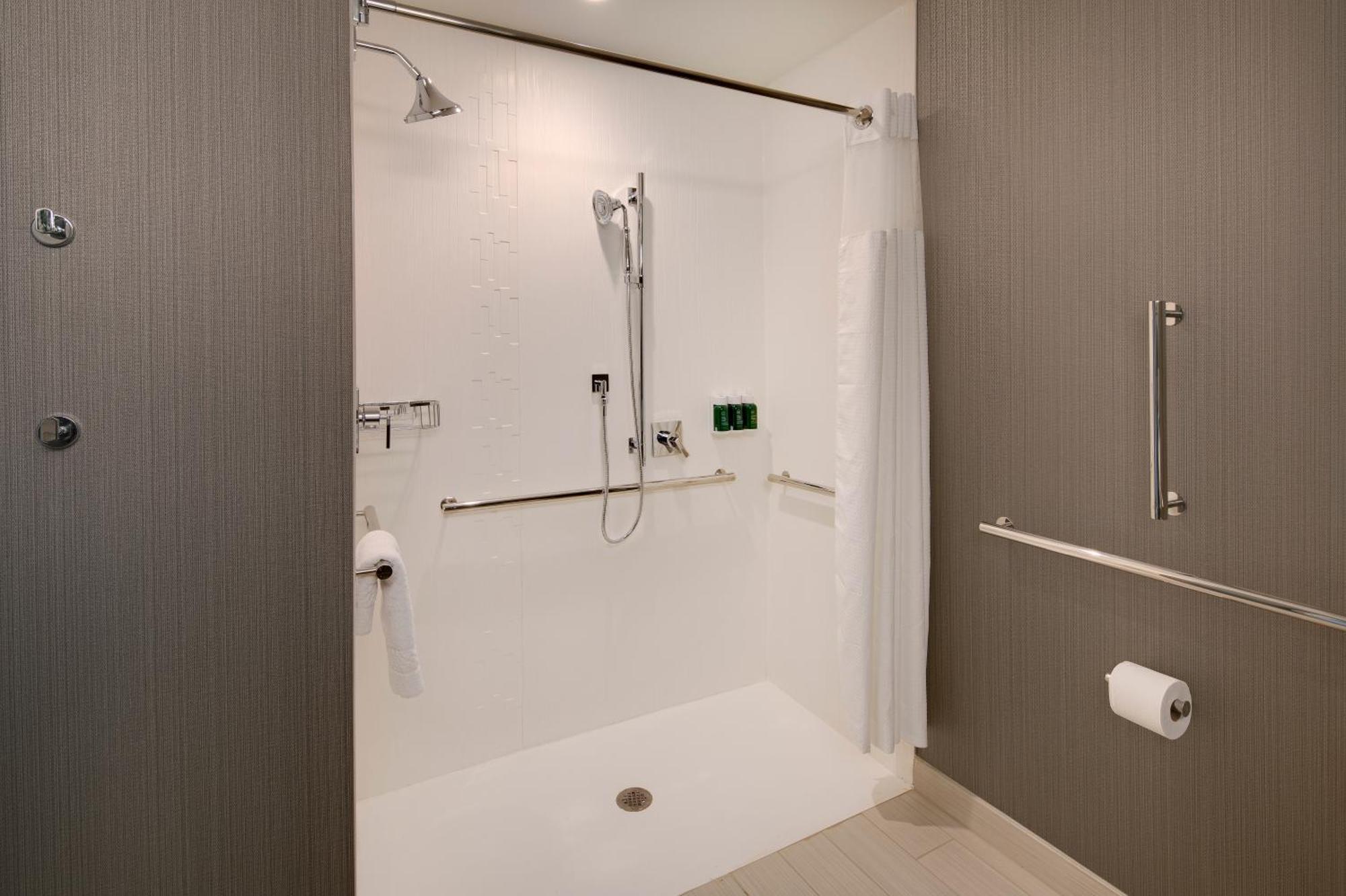 Courtyard By Marriott Atlanta Vinings/Galleria Смирна Экстерьер фото