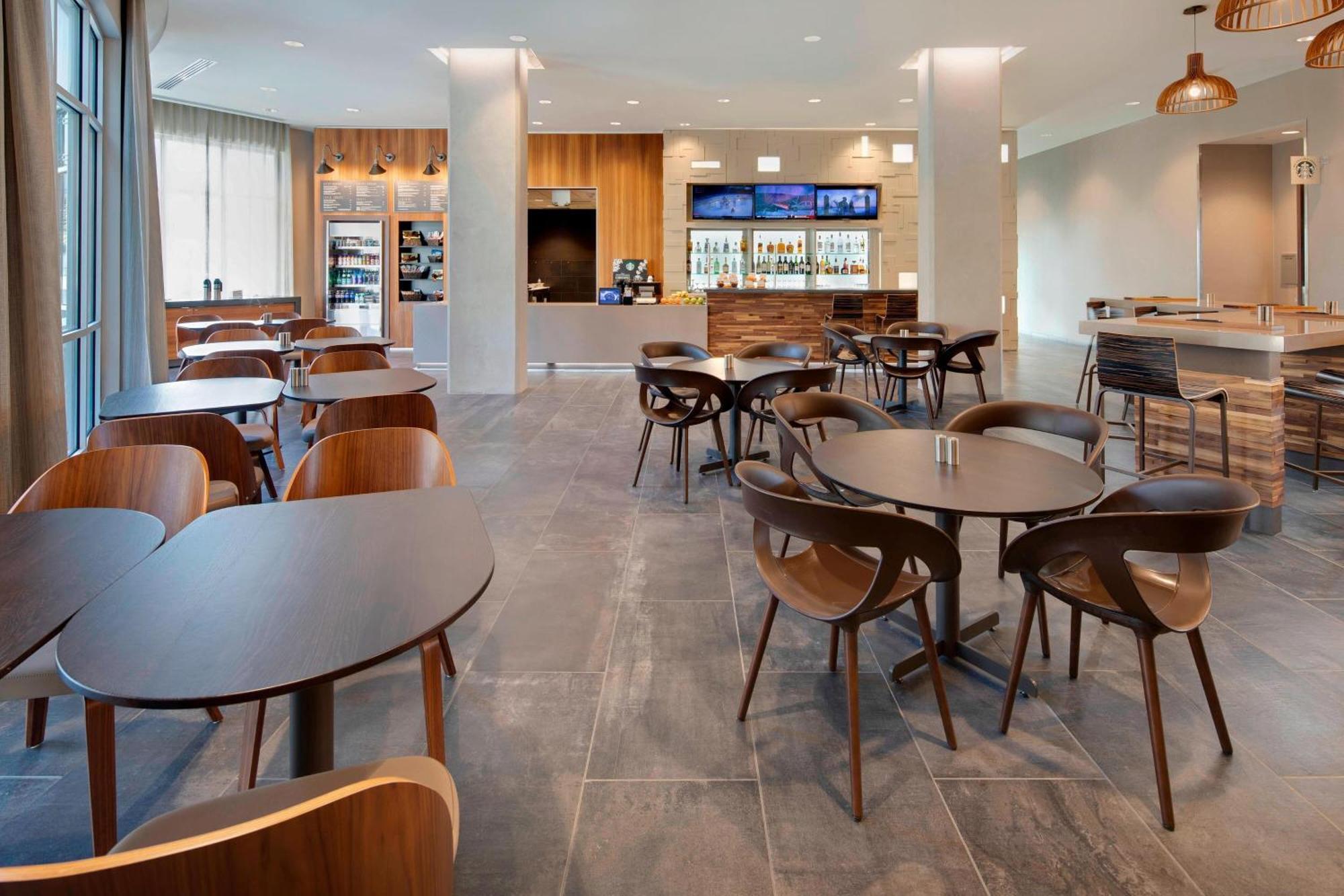 Courtyard By Marriott Atlanta Vinings/Galleria Смирна Экстерьер фото