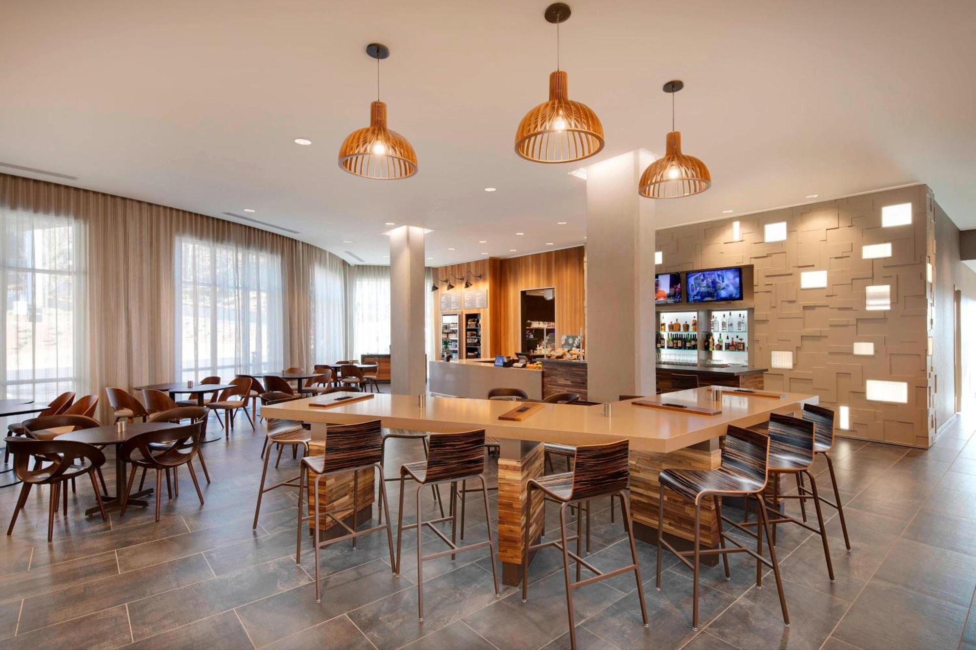Courtyard By Marriott Atlanta Vinings/Galleria Смирна Экстерьер фото