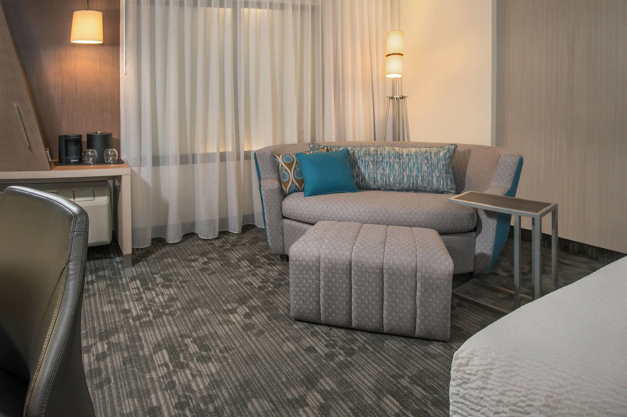 Courtyard By Marriott Atlanta Vinings/Galleria Смирна Экстерьер фото